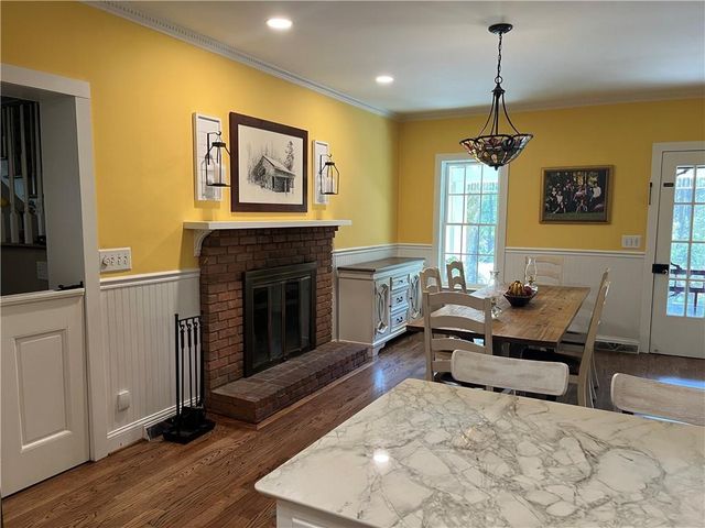 2324 E Cherokee Drive, Woodstock, GA 30188