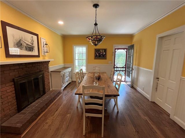 2324 E Cherokee Drive, Woodstock, GA 30188