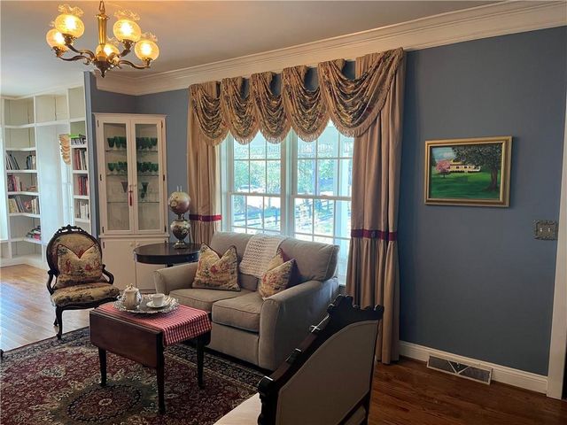 2324 E Cherokee Drive, Woodstock, GA 30188