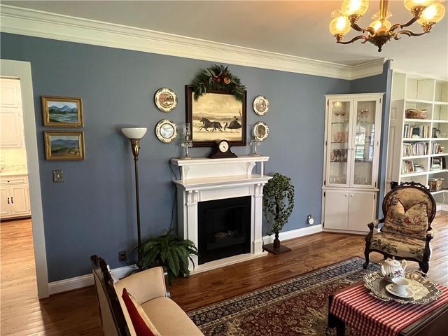 2324 E Cherokee Drive, Woodstock, GA 30188