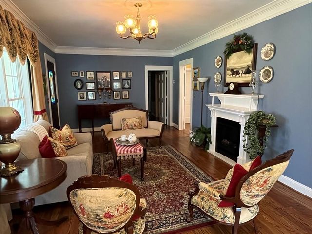 2324 E Cherokee Drive, Woodstock, GA 30188