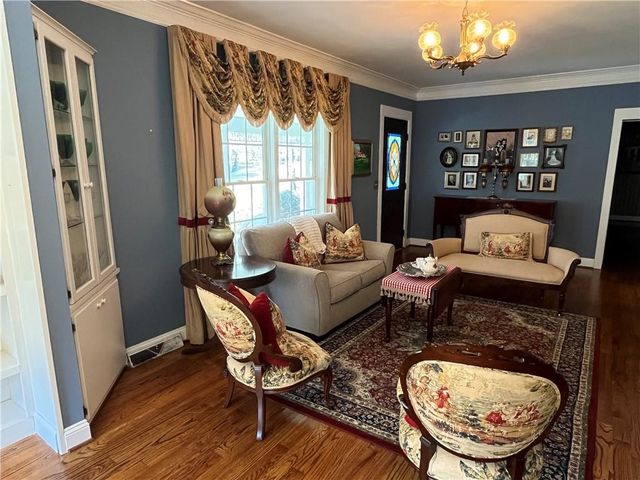 2324 E Cherokee Drive, Woodstock, GA 30188