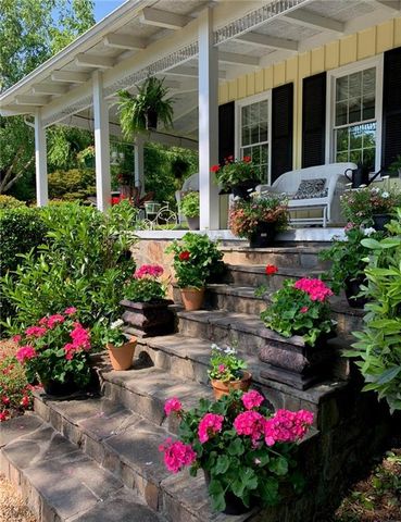 2324 E Cherokee Drive, Woodstock, GA 30188