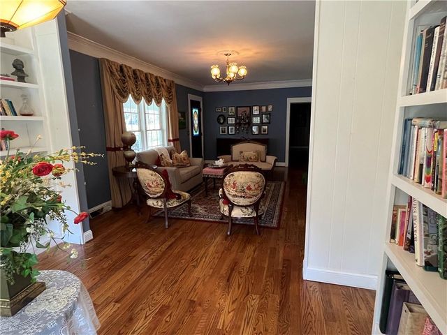 2324 E Cherokee Drive, Woodstock, GA 30188