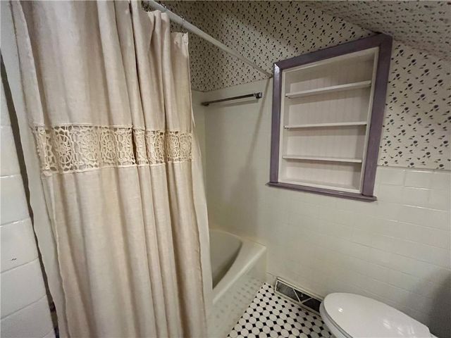 2324 E Cherokee Drive, Woodstock, GA 30188