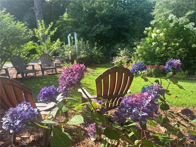 2324 E Cherokee Drive, Woodstock, GA 30188