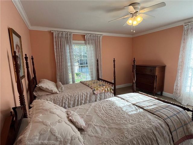 2324 E Cherokee Drive, Woodstock, GA 30188