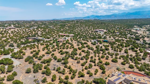 56 Paseo Del Coyote, Santa Fe, NM 87506