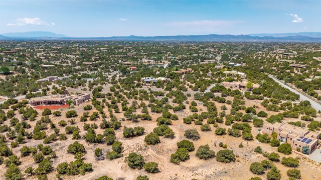 56 Paseo Del Coyote, Santa Fe, NM 87506
