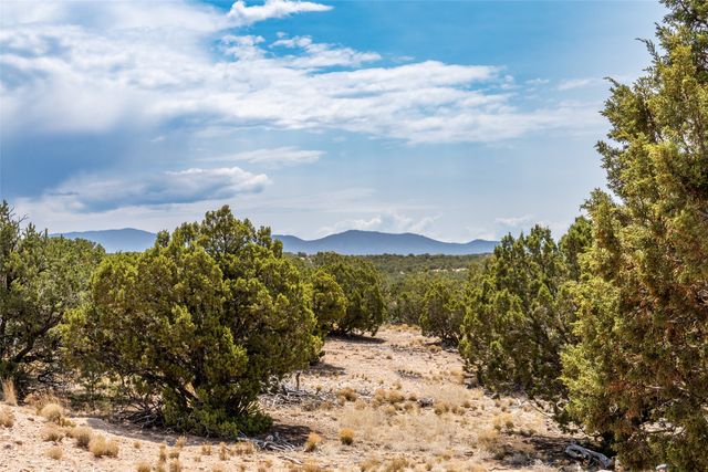 56 Paseo Del Coyote, Santa Fe, NM 87506