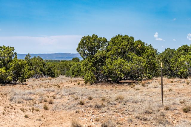 56 Paseo Del Coyote, Santa Fe, NM 87506