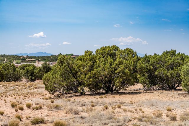 56 Paseo Del Coyote, Santa Fe, NM 87506