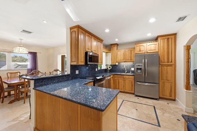 390 SE 12th Avenue, Pompano Beach, FL 33060