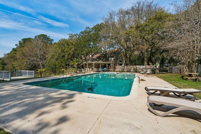 312 Mallard Court, Mount Pleasant, SC 29464