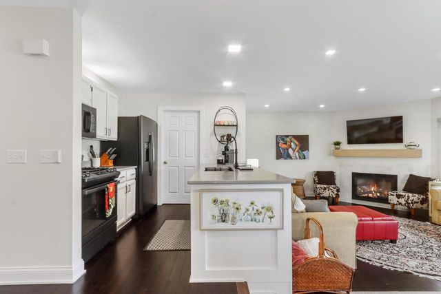 658 Geneva National AVENUE N, Lake Geneva, WI 53147