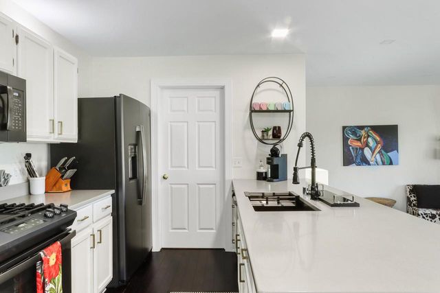 658 Geneva National AVENUE N, Lake Geneva, WI 53147