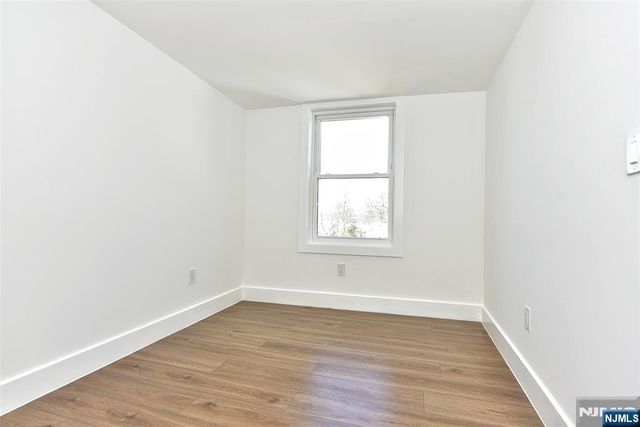 100 Chestnut Street, Rochelle Park, NJ 07662