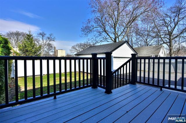 100 Chestnut Street, Rochelle Park, NJ 07662