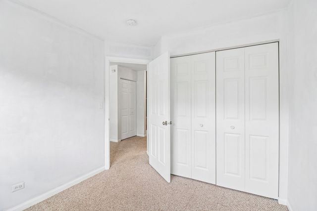 1608 Windward Drive 1608, Pingree Grove, IL 60140
