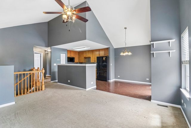 1608 Windward Drive 1608, Pingree Grove, IL 60140