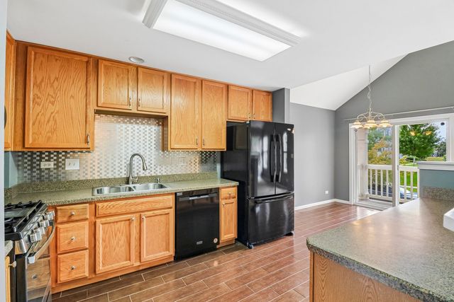 1608 Windward Drive 1608, Pingree Grove, IL 60140