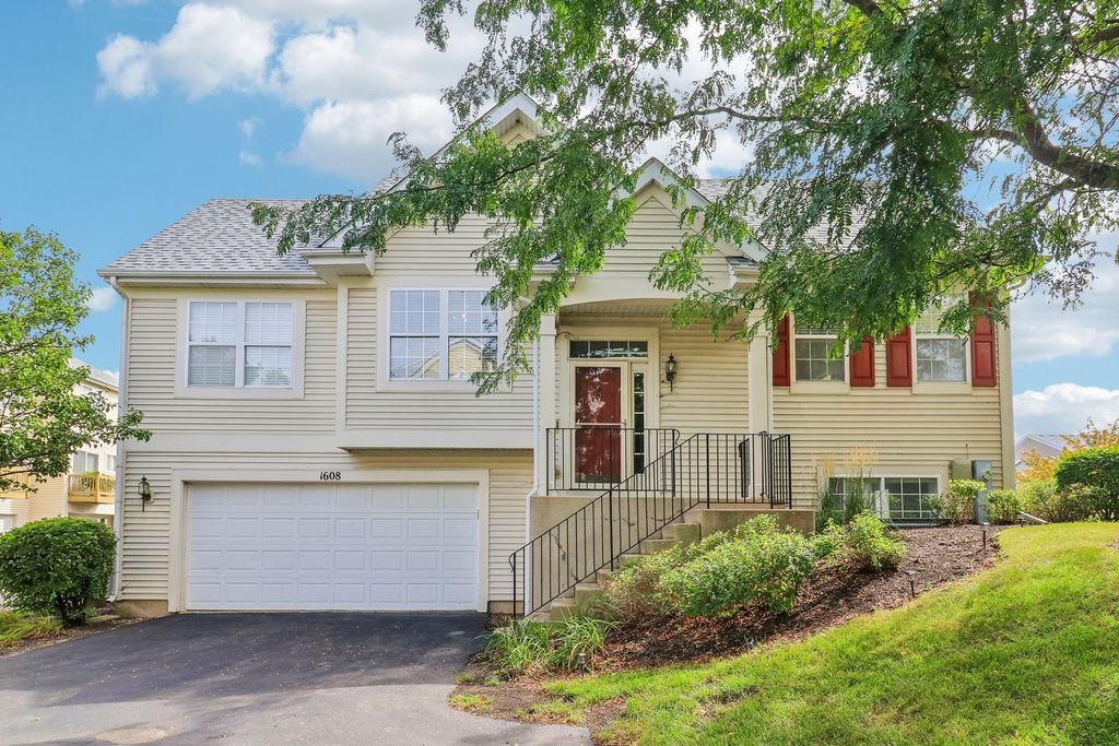 1608 Windward Drive 1608, Pingree Grove, IL 60140