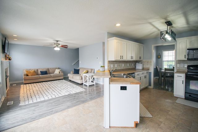 1315 Sunfield Dr, Clarksville, TN 37042