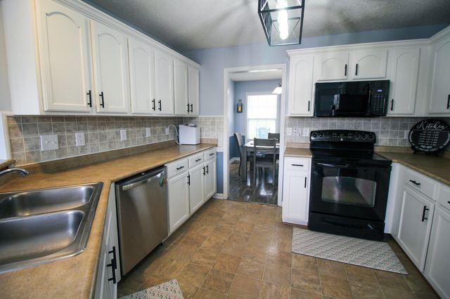 1315 Sunfield Dr, Clarksville, TN 37042