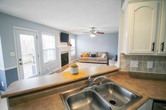 1315 Sunfield Dr, Clarksville, TN 37042