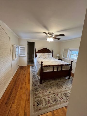 1109 Lomond Dr, Penn Hills, PA 15235