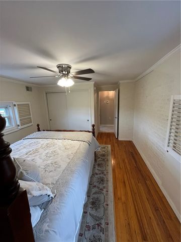 1109 Lomond Dr, Penn Hills, PA 15235