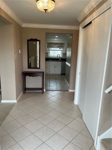 1109 Lomond Dr, Penn Hills, PA 15235