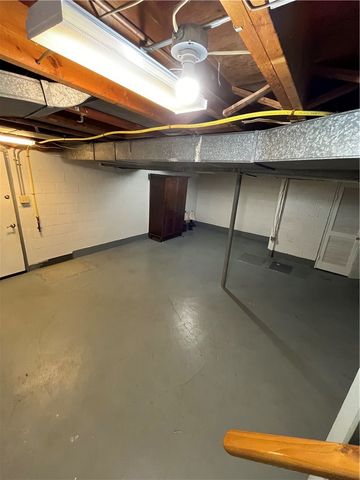 1109 Lomond Dr, Penn Hills, PA 15235