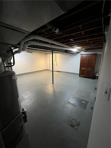 1109 Lomond Dr, Penn Hills, PA 15235