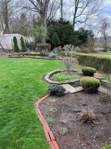 1109 Lomond Dr, Penn Hills, PA 15235