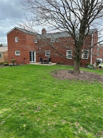 1109 Lomond Dr, Penn Hills, PA 15235