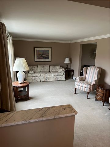 1109 Lomond Dr, Penn Hills, PA 15235