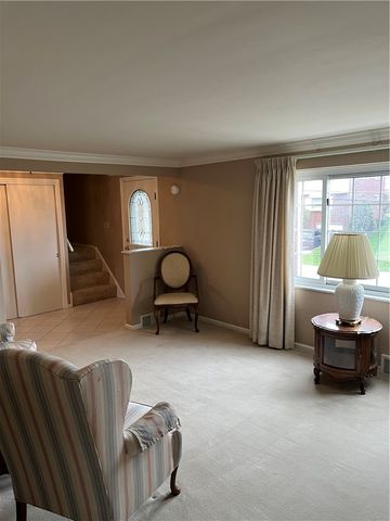 1109 Lomond Dr, Penn Hills, PA 15235