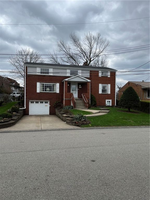 1109 Lomond Dr, Penn Hills, PA 15235