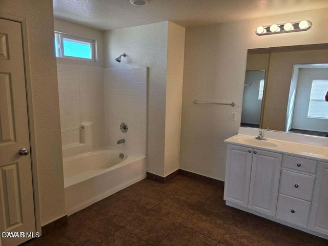 45111 Palm Lane, Lancaster, CA 93535