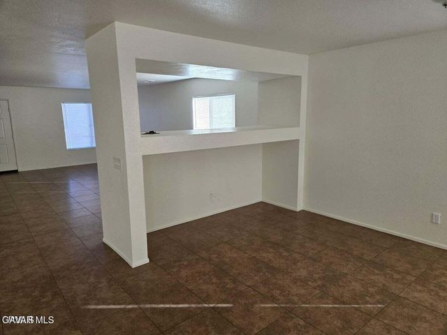 45111 Palm Lane, Lancaster, CA 93535