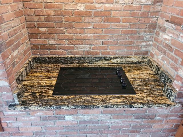 143 Pine Hill Rd, Chelmsford, MA 01824