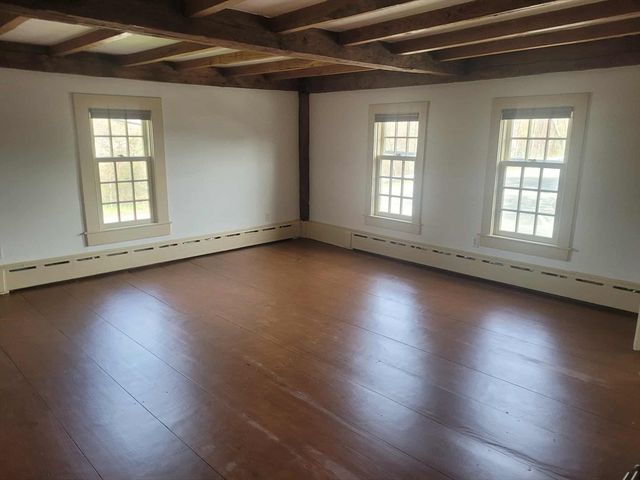 143 Pine Hill Rd, Chelmsford, MA 01824