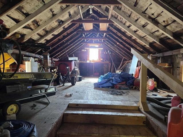 143 Pine Hill Rd, Chelmsford, MA 01824