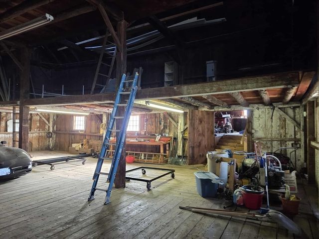 143 Pine Hill Rd, Chelmsford, MA 01824