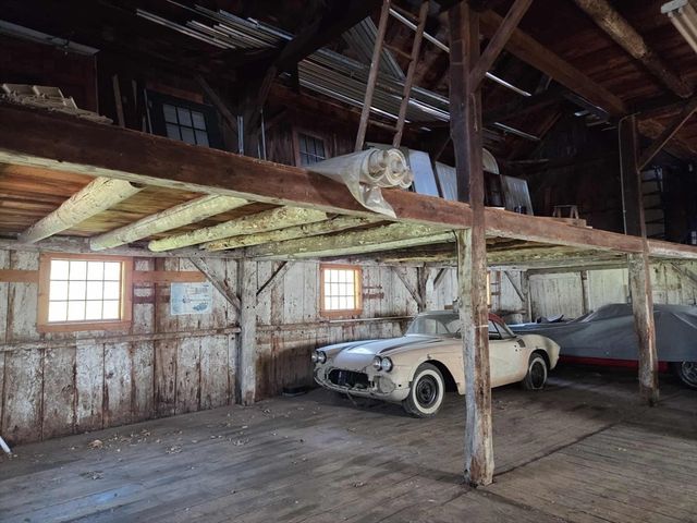 143 Pine Hill Rd, Chelmsford, MA 01824