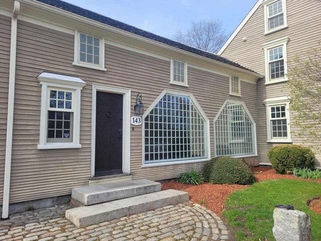 143 Pine Hill Rd, Chelmsford, MA 01824
