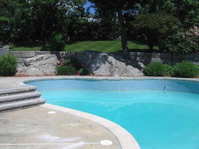 143 Pine Hill Rd, Chelmsford, MA 01824