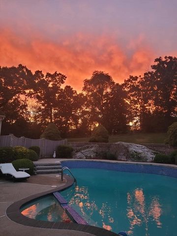 143 Pine Hill Rd, Chelmsford, MA 01824