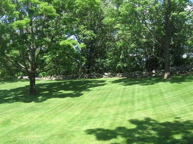 143 Pine Hill Rd, Chelmsford, MA 01824